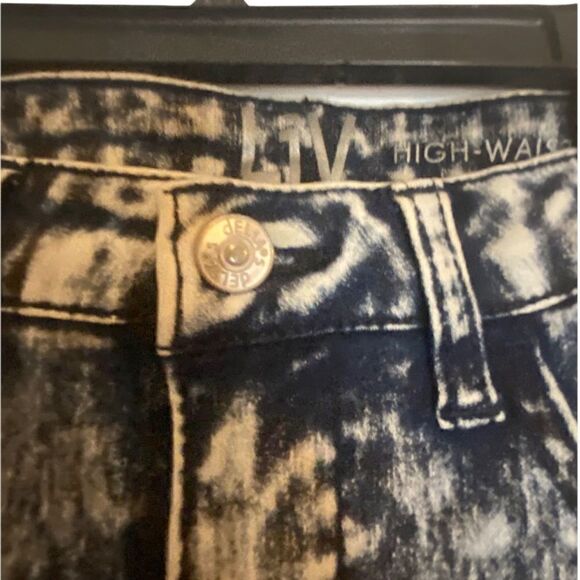 Delia’s Women’s 90’s Vibe Dark Denim Acid Wash High-Waist Jeans Size 3 - Picture 6 of 12